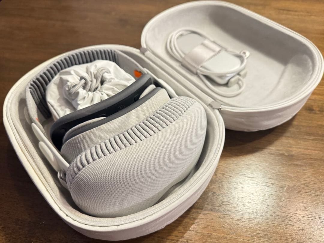 美品 Apple Vision Pro 256GB【別売トラベルケース付】