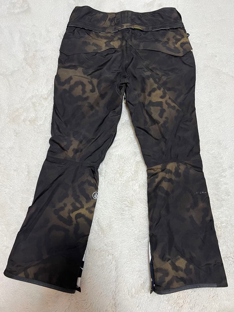 【極美品】VOLCOM レオパード柄 スノーボードウェア　セットアップ