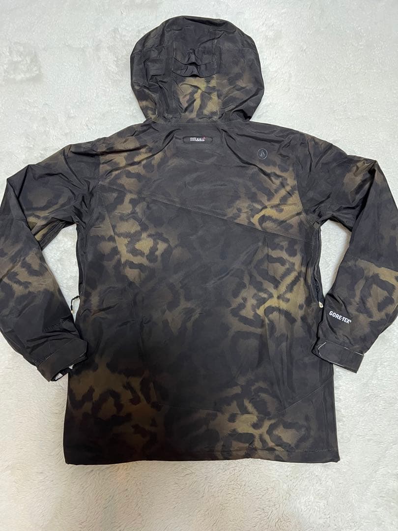 【極美品】VOLCOM レオパード柄 スノーボードウェア　セットアップ