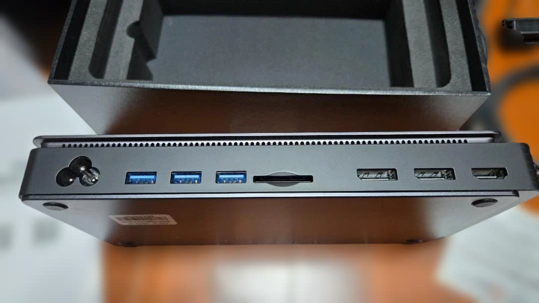 GPD G1 7600M XT 8GB DDR6 ほぼ新品