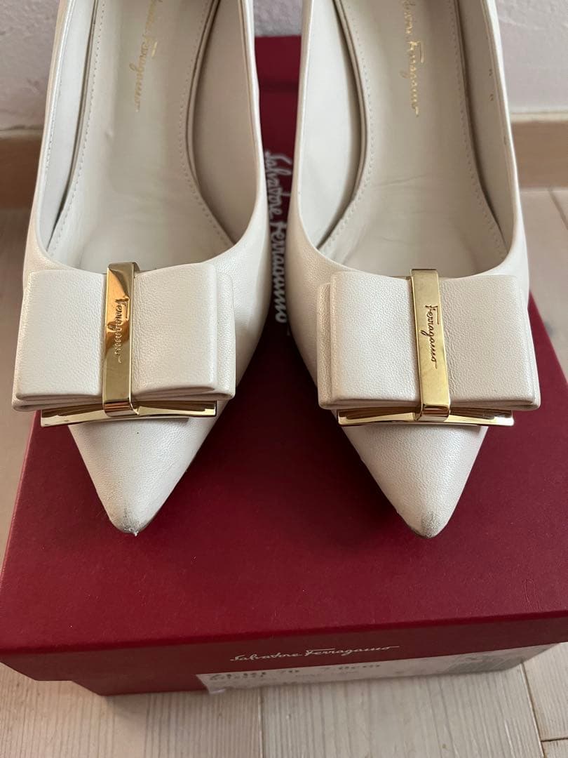 最終価格　Ferragamo フェラガモ　パンプス 24.5 リボン ヒール８D