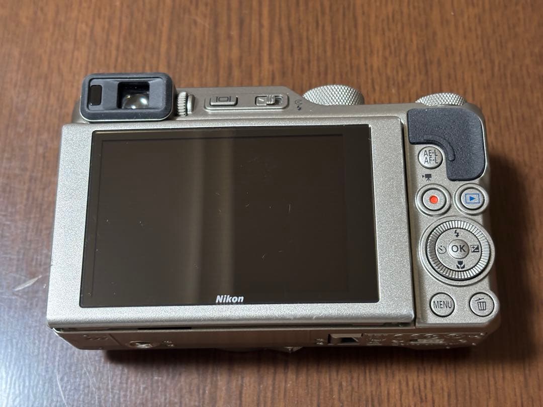 Nikon COOLPIX A1000 シルバー 動作確認済み やや傷あり