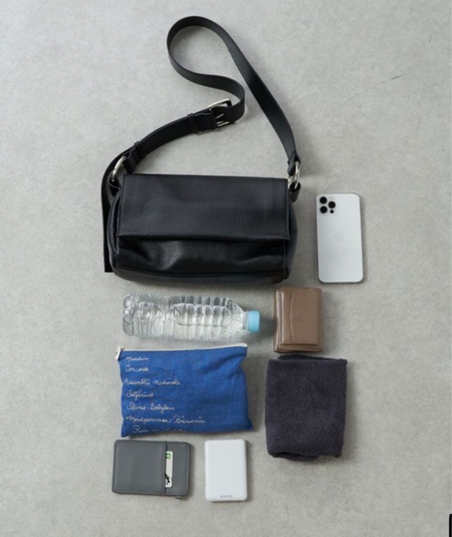 ＊タグ付き未使用＊BEARDSLEY ビアズリー レザーボディバッグ ブラック