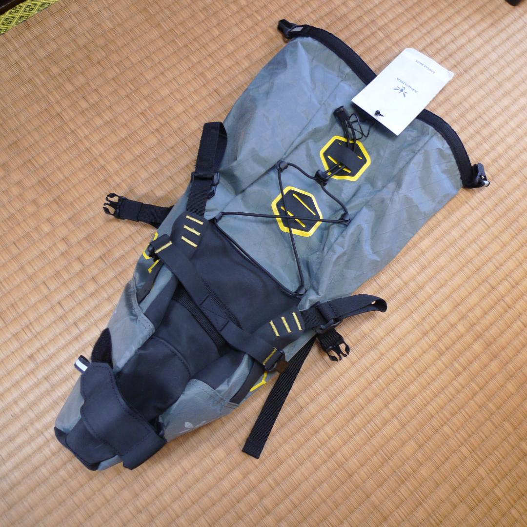 サドルバック　APIDURA　SADDLE BAG　コンパクト　11L　グレー色