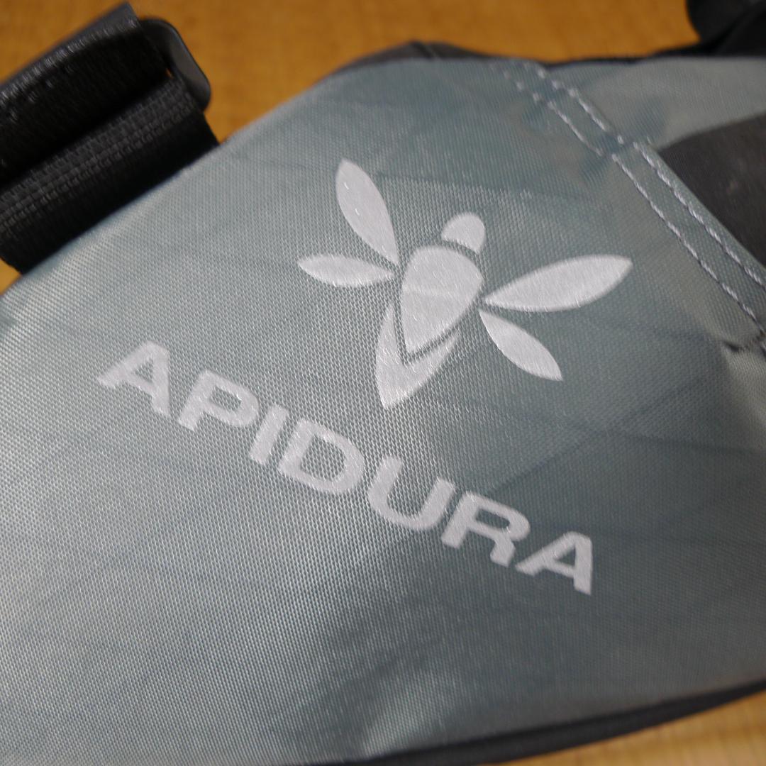 サドルバック　APIDURA　SADDLE BAG　コンパクト　11L　グレー色