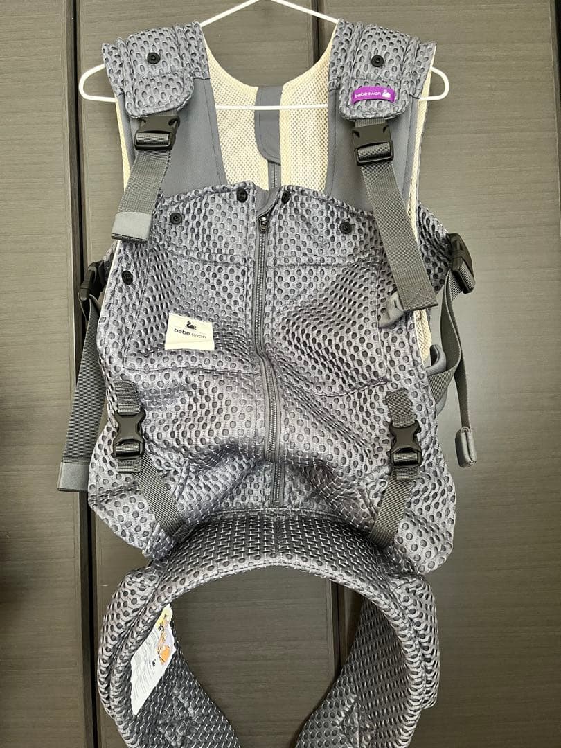 【試着のみ】べべスワン抱っこ紐チャコールグレー