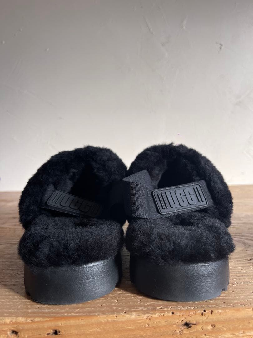 じゅんち UGG アグ ファー ストラップサンダル黒 25cm 新品未使用