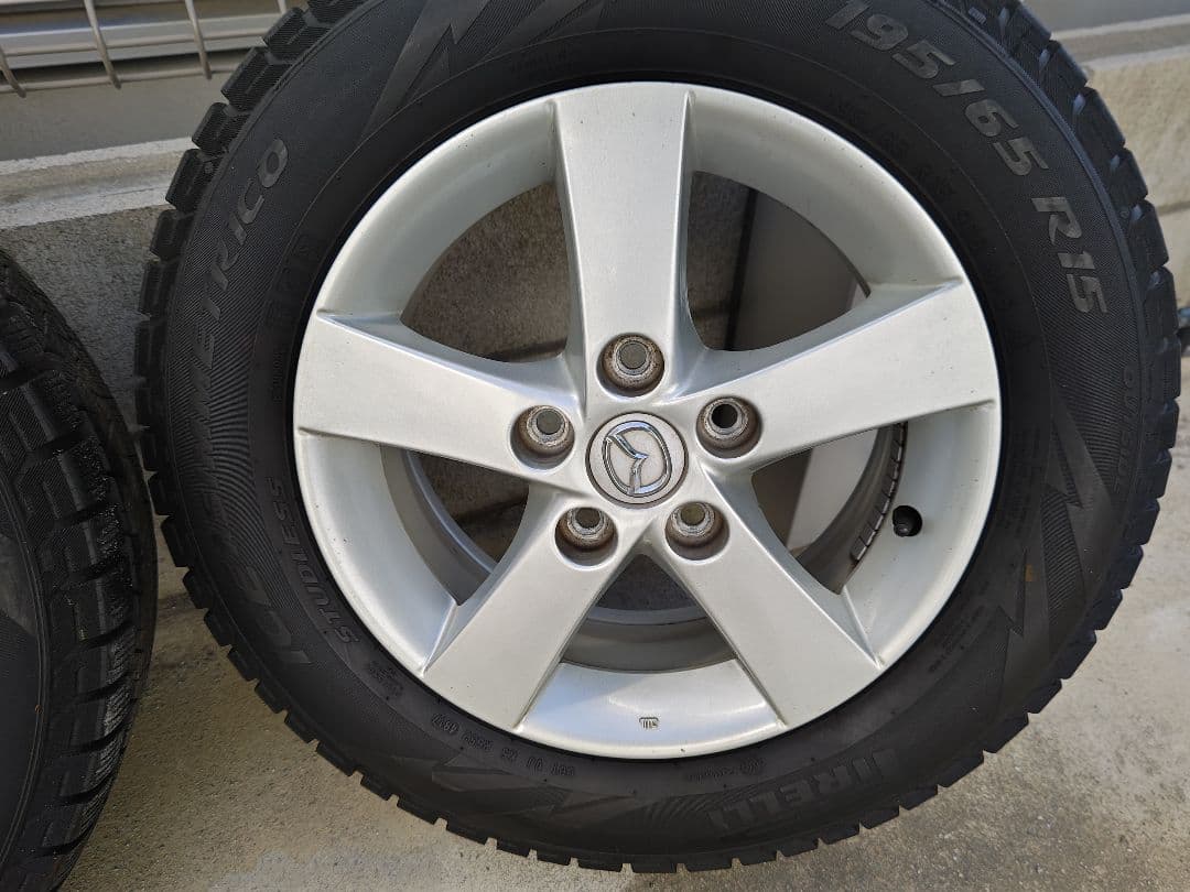 プレマシー 冬タイヤ・ホイールセット Pirelli 195/65 R15