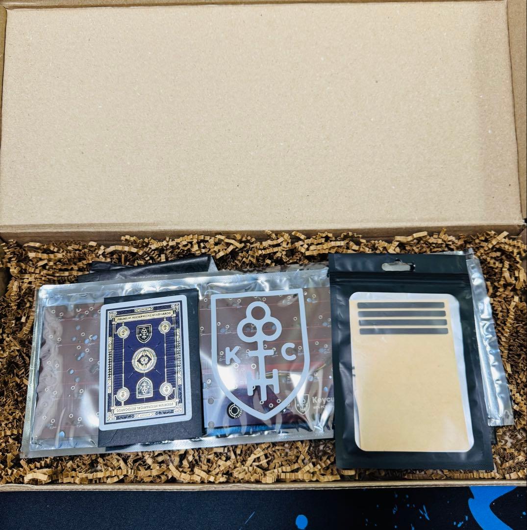 Keycult No. 1/65 Black & Gold 自作キーボード.