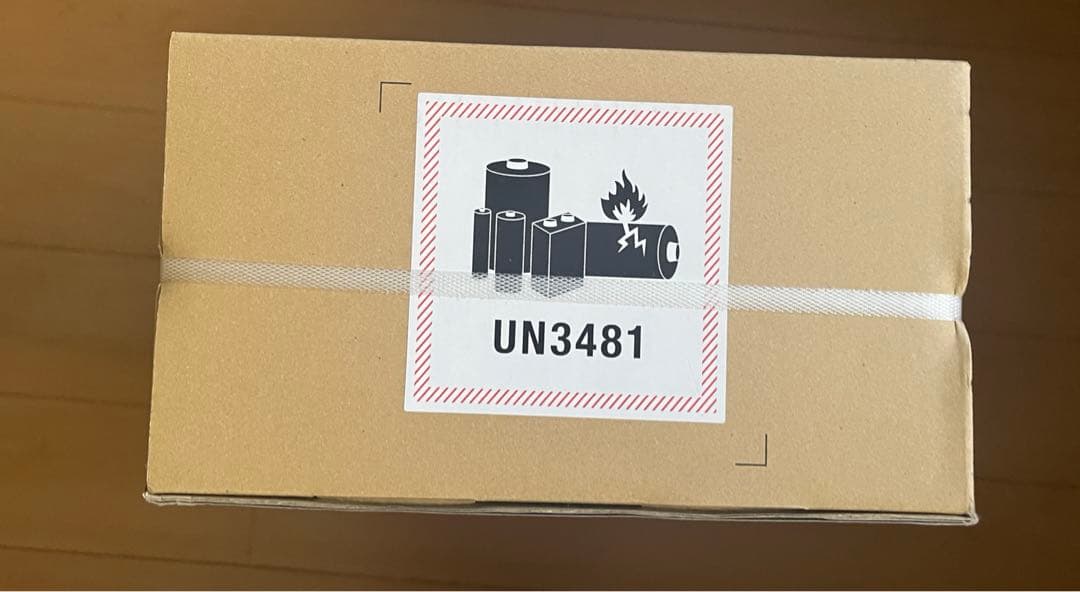 Dyson V8 Slim Fluffy スティッククリーナー　コードレス掃除機