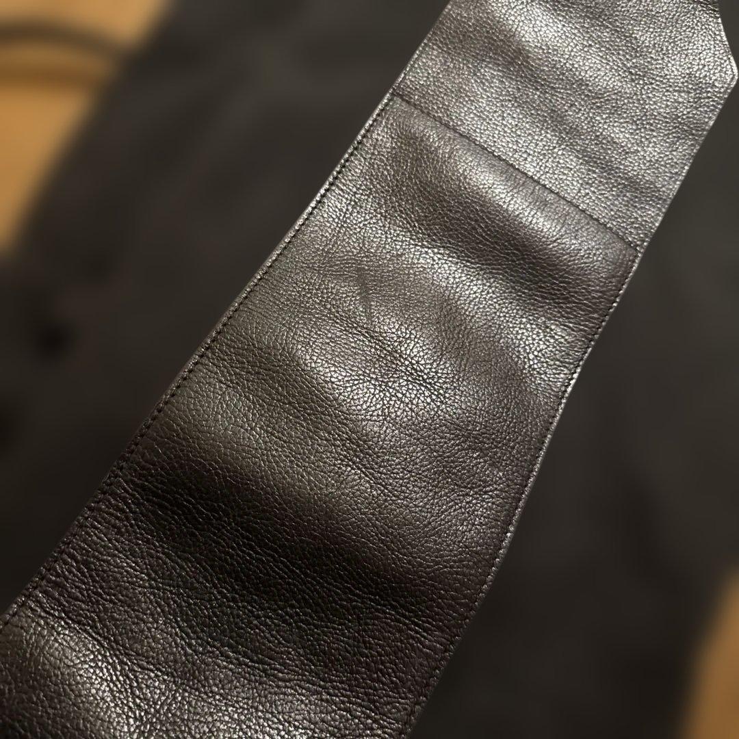 イルビゾンテ　手持ちと肩掛けの2WAY ボストンバッグ　ブラック