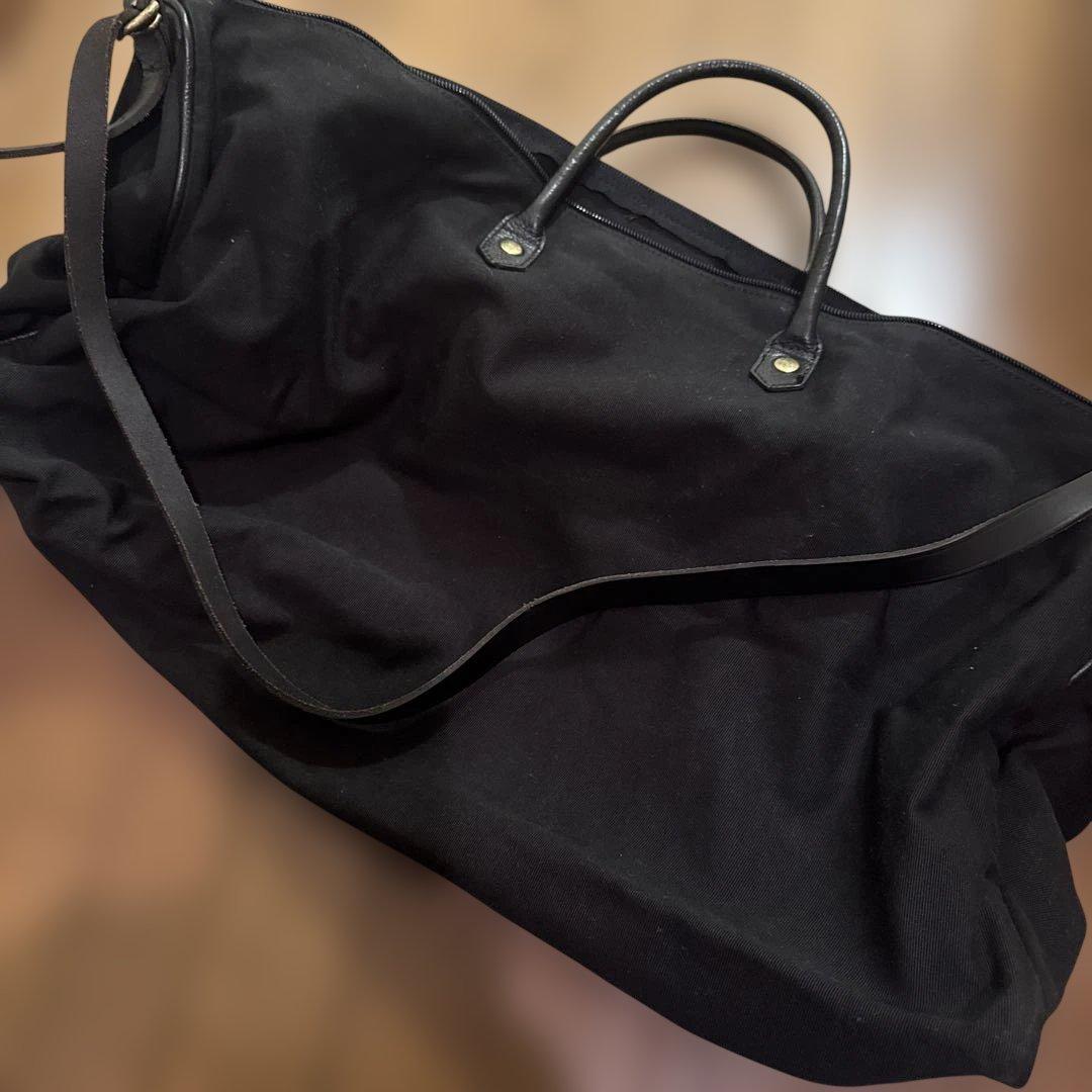 イルビゾンテ　手持ちと肩掛けの2WAY ボストンバッグ　ブラック