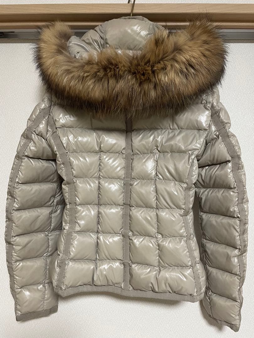 Moncler HERMIFURダウンジャケット ベージュ ファー付き 0サイズ