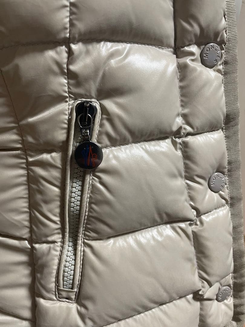 Moncler HERMIFURダウンジャケット ベージュ ファー付き 0サイズ