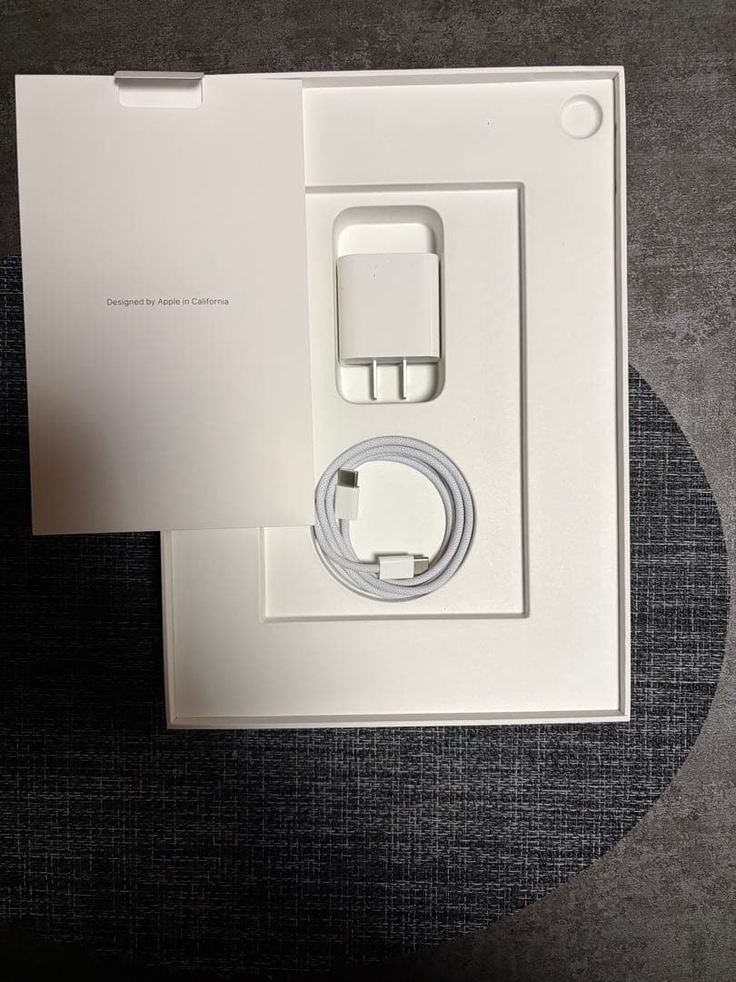 Apple iPad Air M2 128GB Wi-Fiモデル　グレー