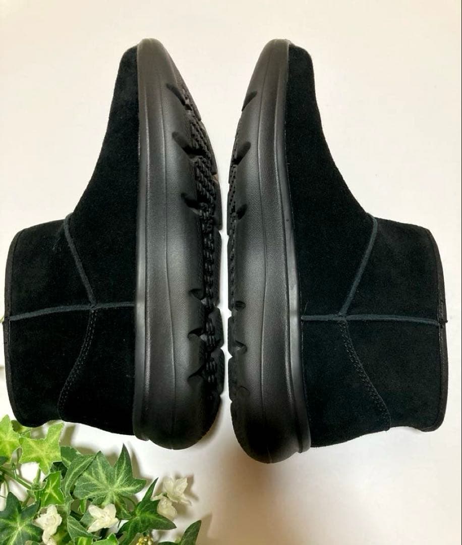 新品　ブーツ　スケッチャーズスリップインズウルトラゴー　23センチ　ブラック