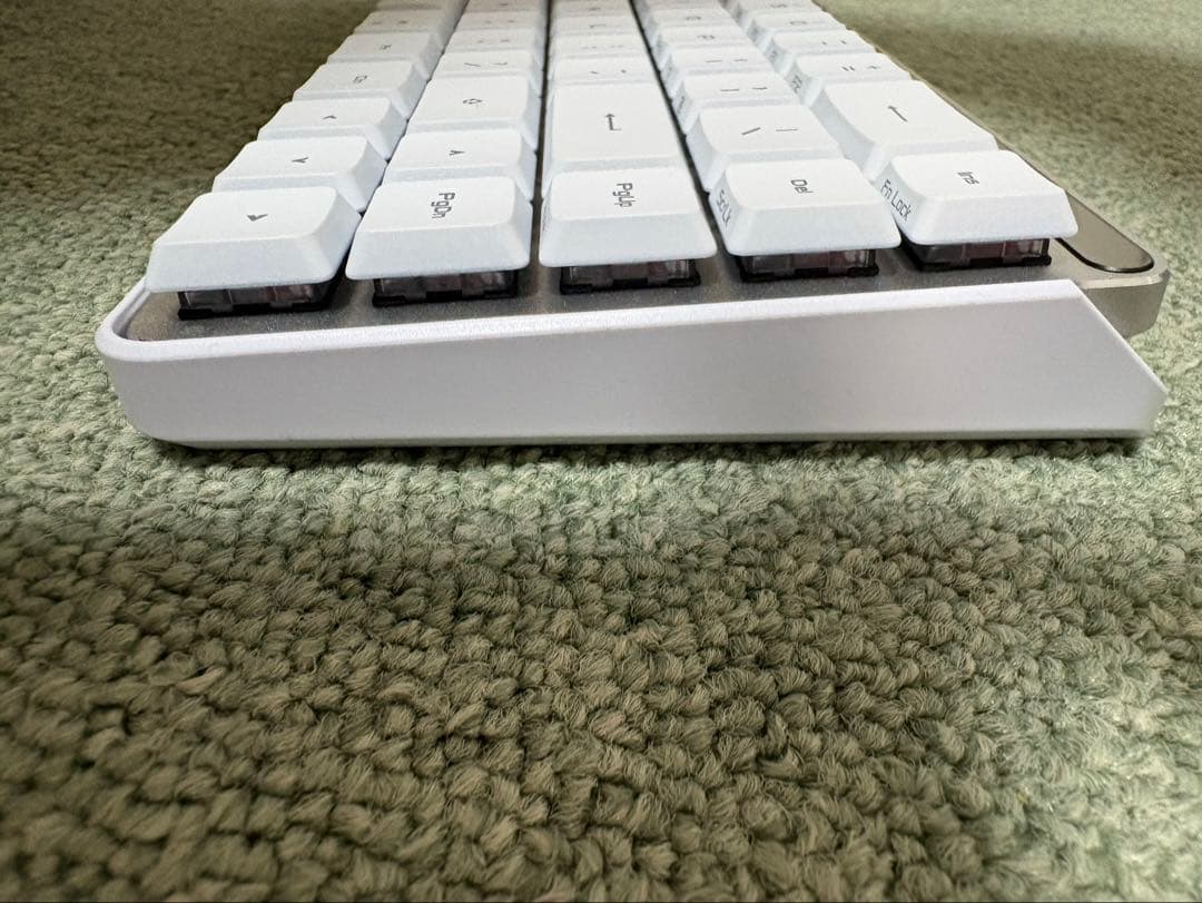 値下げ　ASUS ROG Falchion RX Low Profile 白