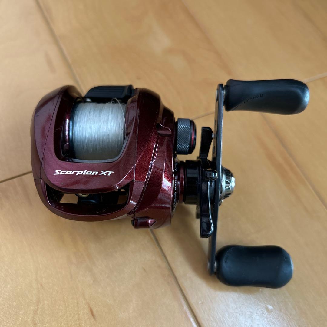 スコーピオンXT 1001 リール SHIMANO 釣り　バス釣り