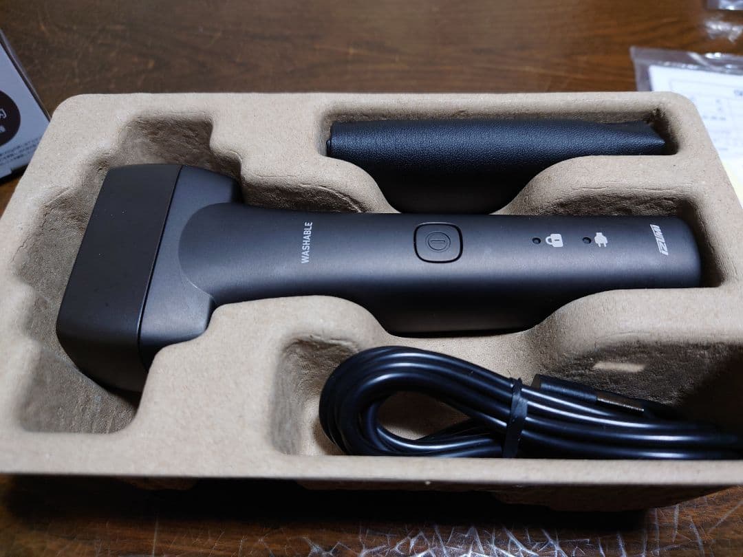 往復式シェーバー IZF-V855W ブラウン マクセルイズミ サステバ