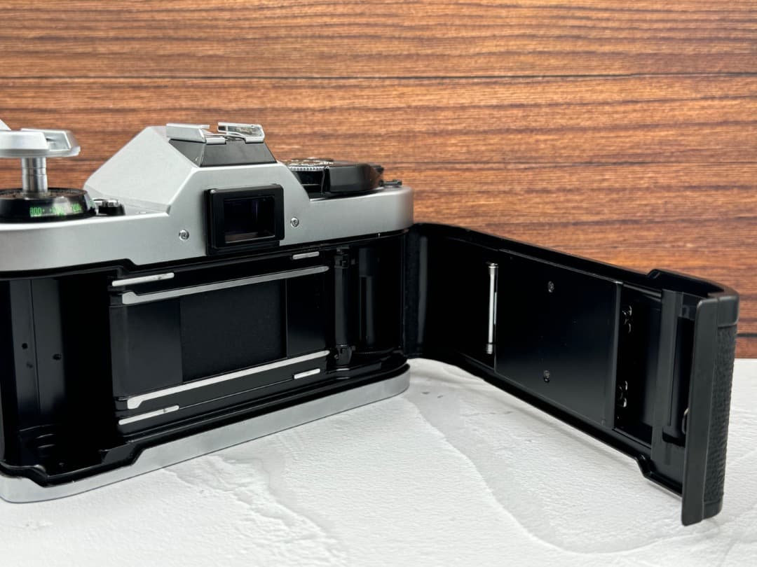 美品 AE-1 PROGRAM + FL50mm F1.8 + フィルター