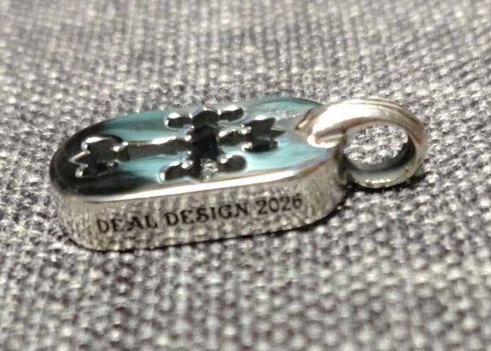 本日限定値下げ　ディールデザイン リリークロスドッグタグペンダントトップ