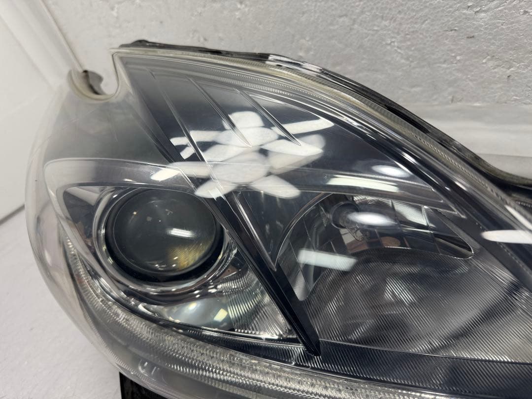 プリウス ZVW30 30 後期 S純正 HID ヘッドライト 左右セット