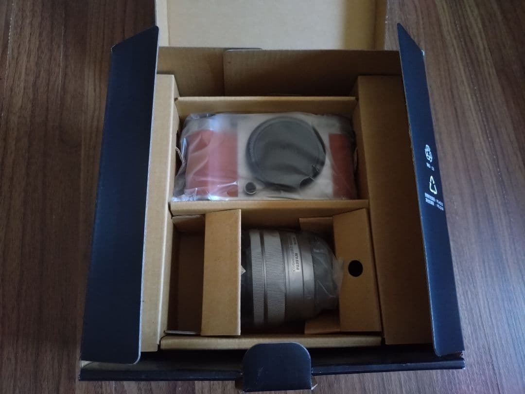 【未使用品】FUJIFILM ミラーレス一眼カメラX-A5レンズキット ブラウン