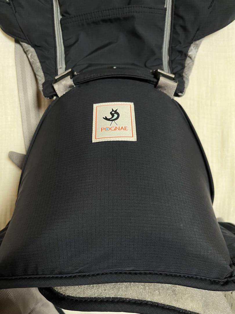 【美品】ミキハウス×ポグネー ベビーキャリア 抱っこひも 星柄ブラック