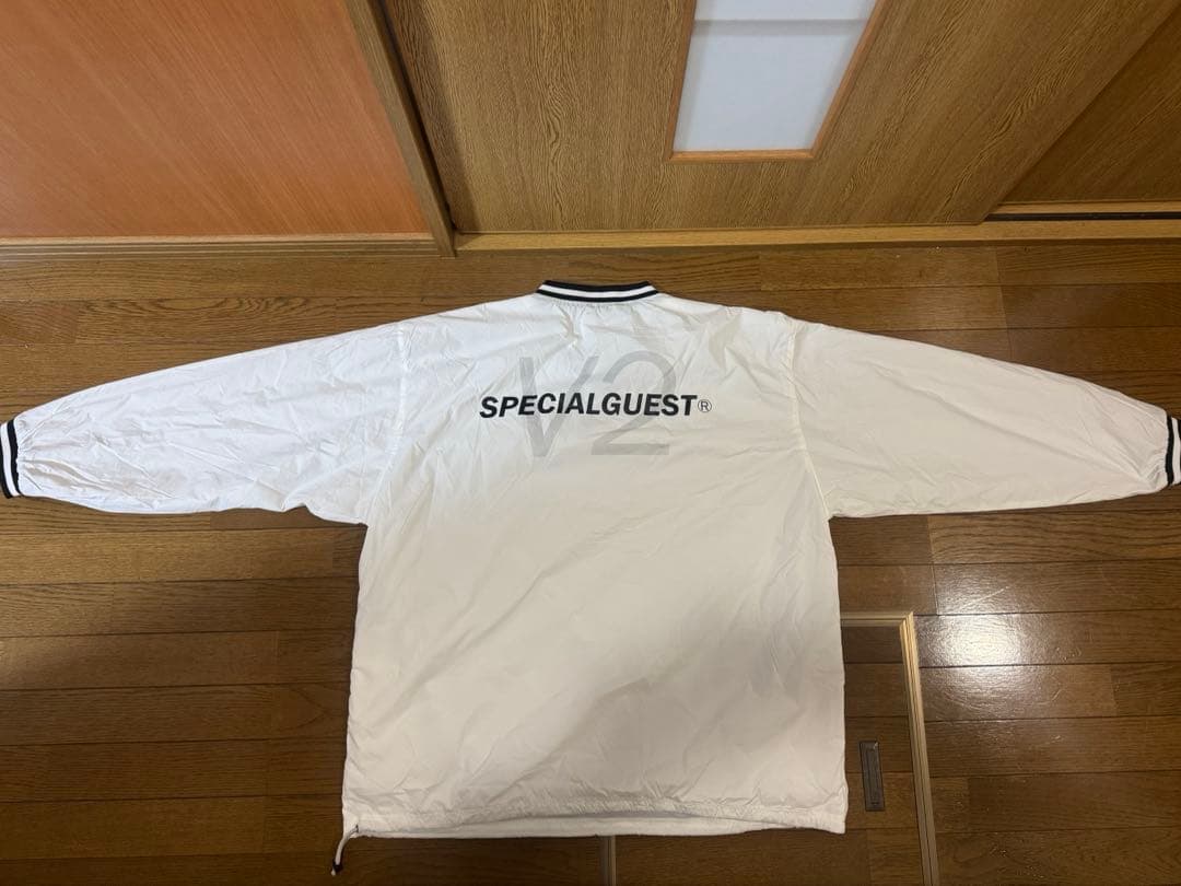 special guest V2 ウインドブレーカー (White)
