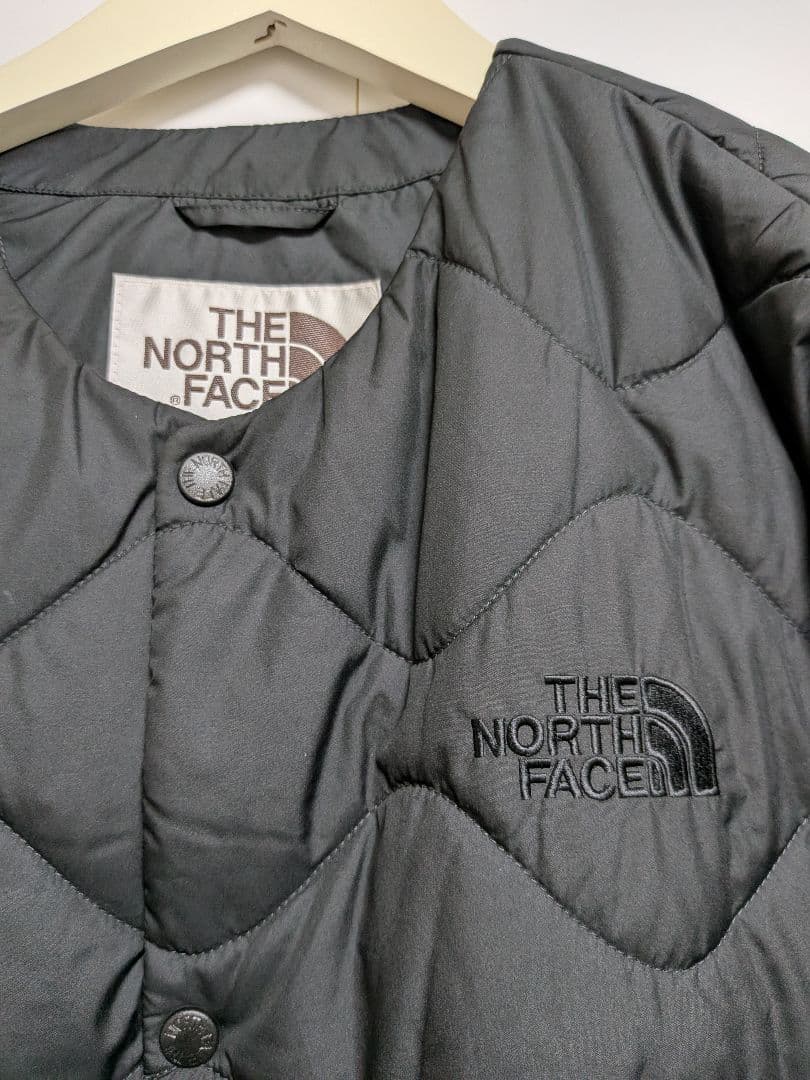 ノースフェイス　ノーカラー　ブラックダウンジャケット　ホワイトレーベル