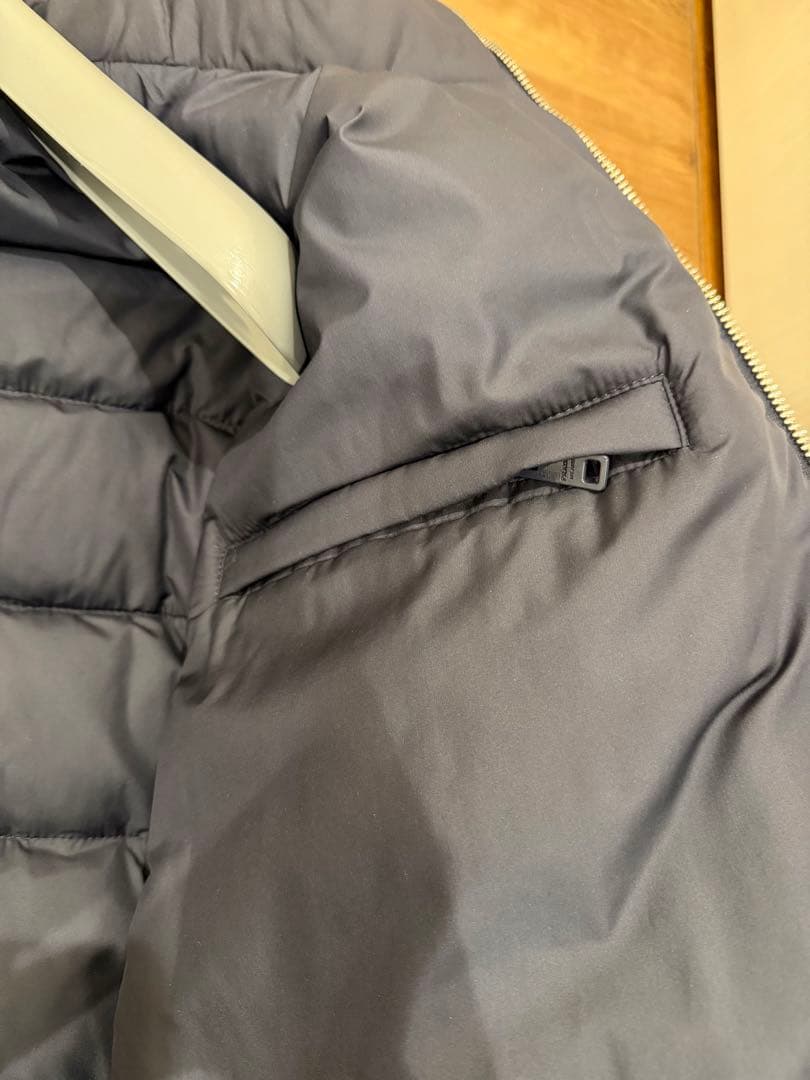 【PRADA】ダウン正規店購入新品未使用品