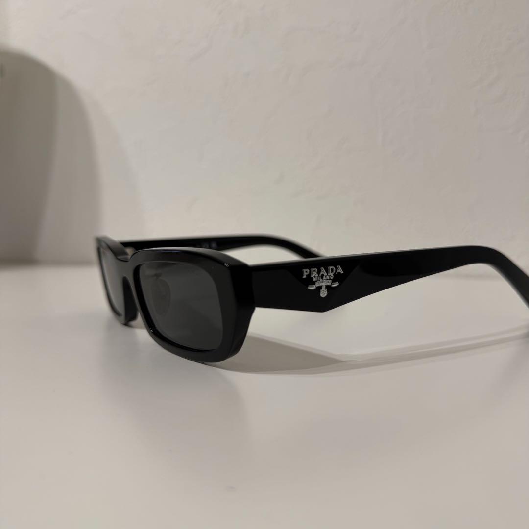 【大幅値下げ】PRADA ブラック スクエア サングラス　付属品完備
