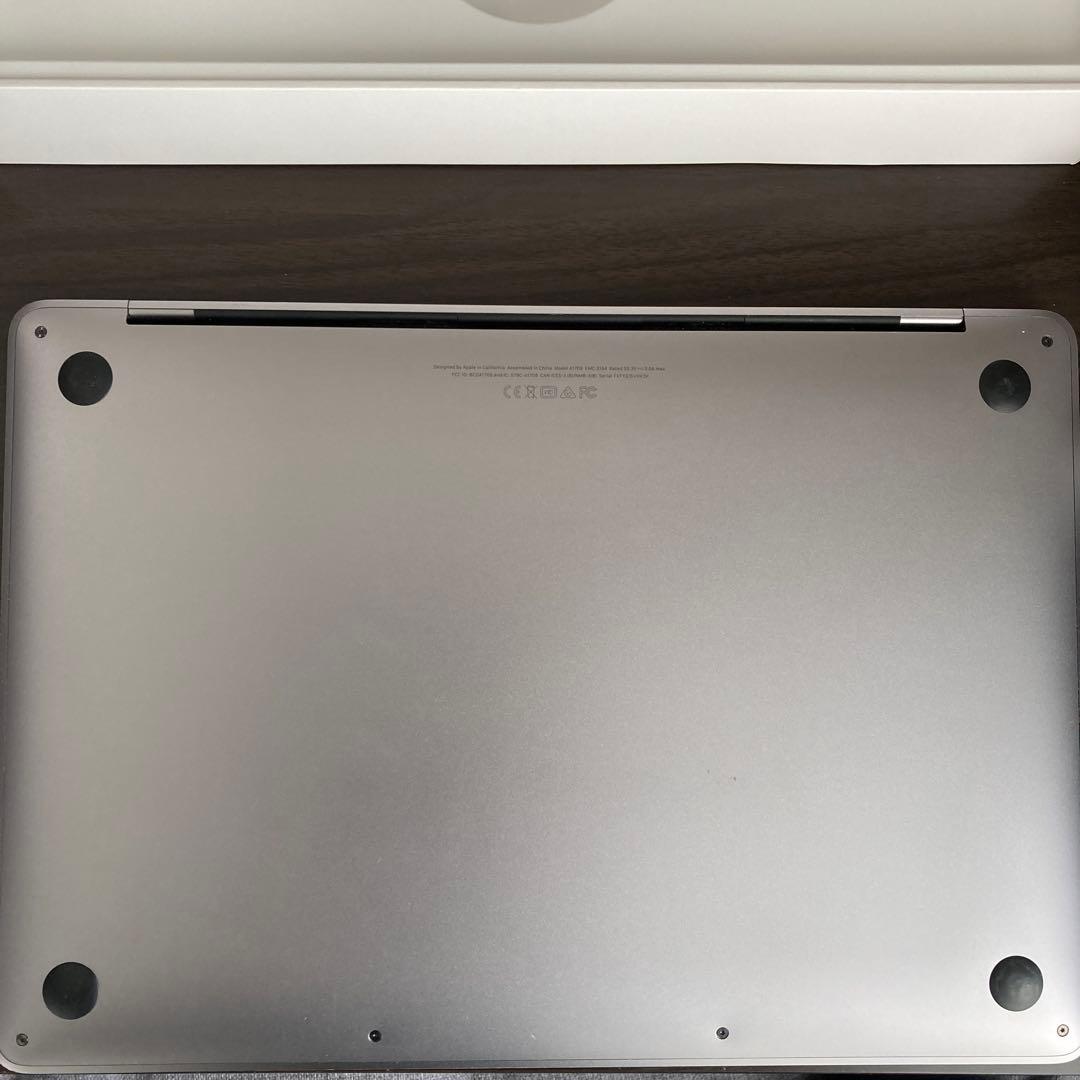 MacBook Pro 2017 スペースグレー 充電器、覗き見フィルタ、箱付き