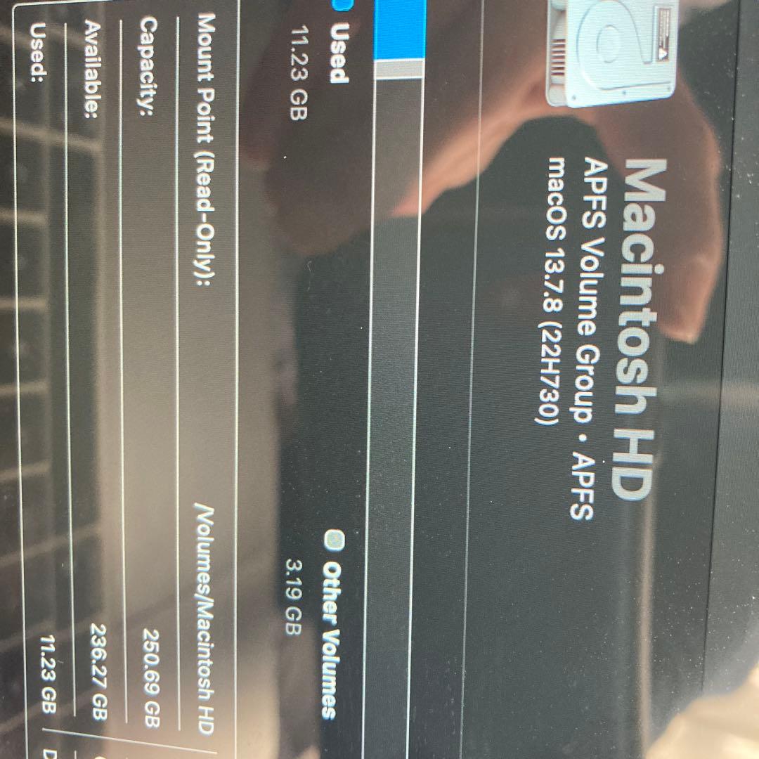 MacBook Pro 2017 スペースグレー 充電器、覗き見フィルタ、箱付き