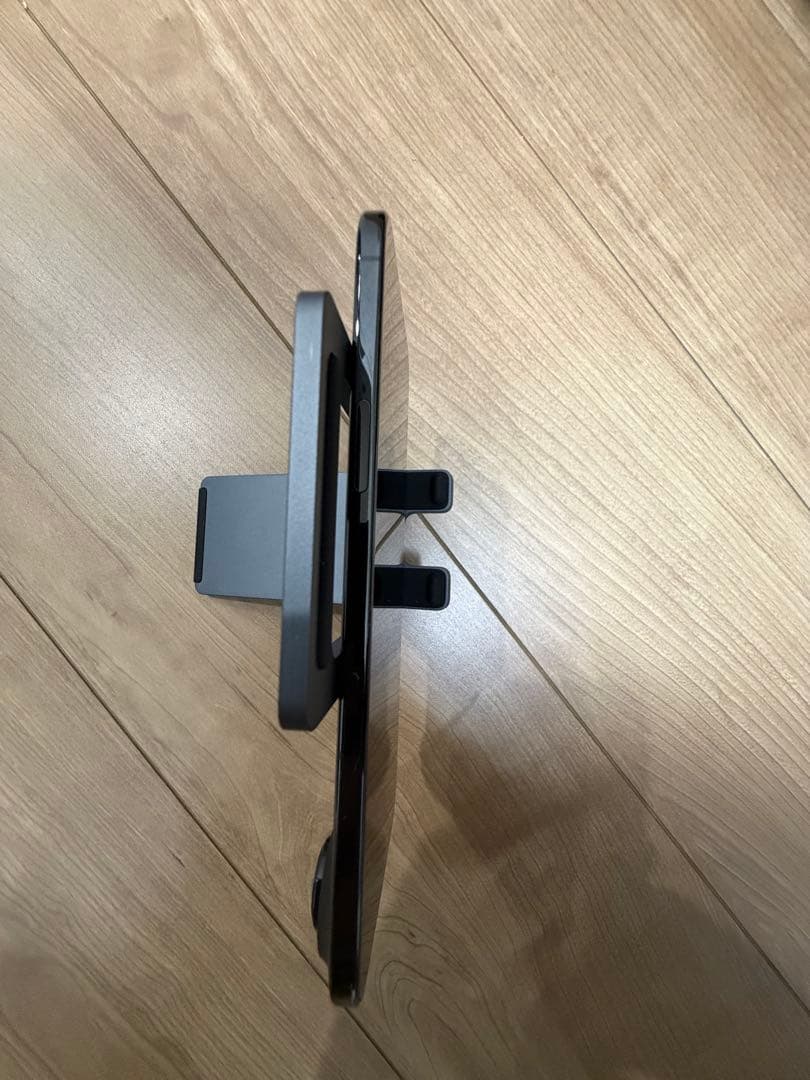 iPhone air スペースブラック　256GB 美品 ケース2個付き