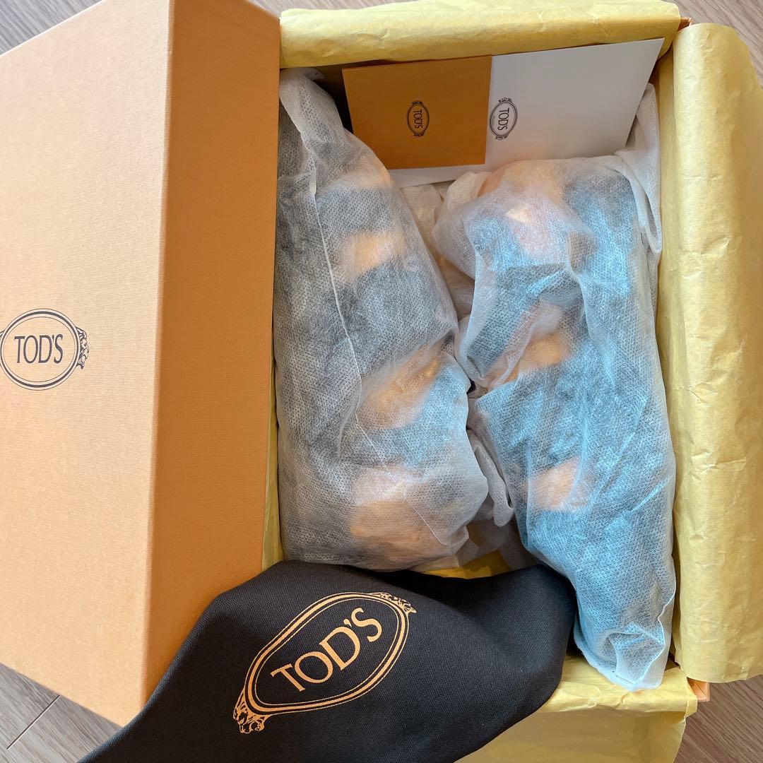 TOD'S 【極美品】サンダル メタルロゴ 黒 トッズ ケイト 38 1/2