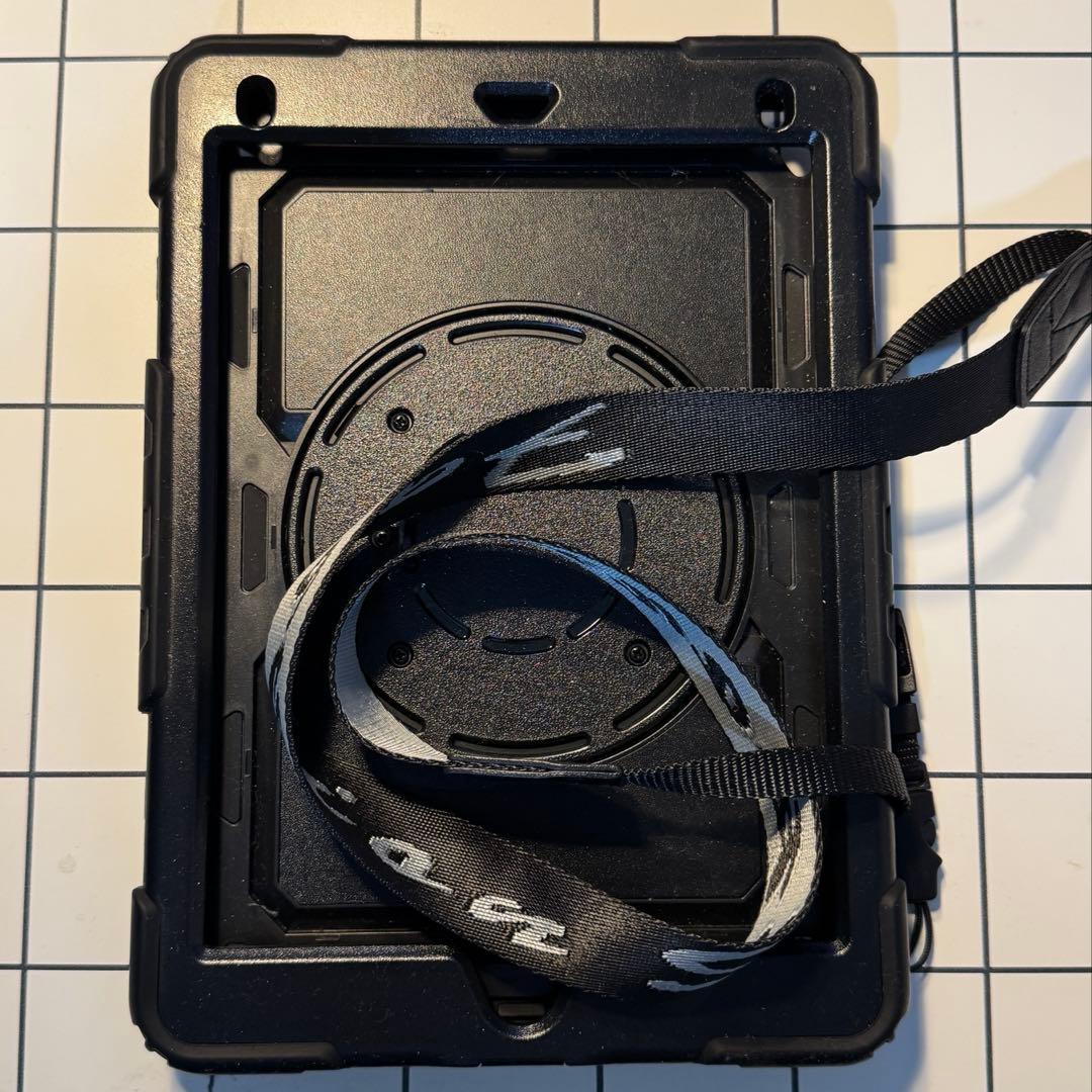 Apple iPad 第6世代 32GB シルバー 本体 ケース付き