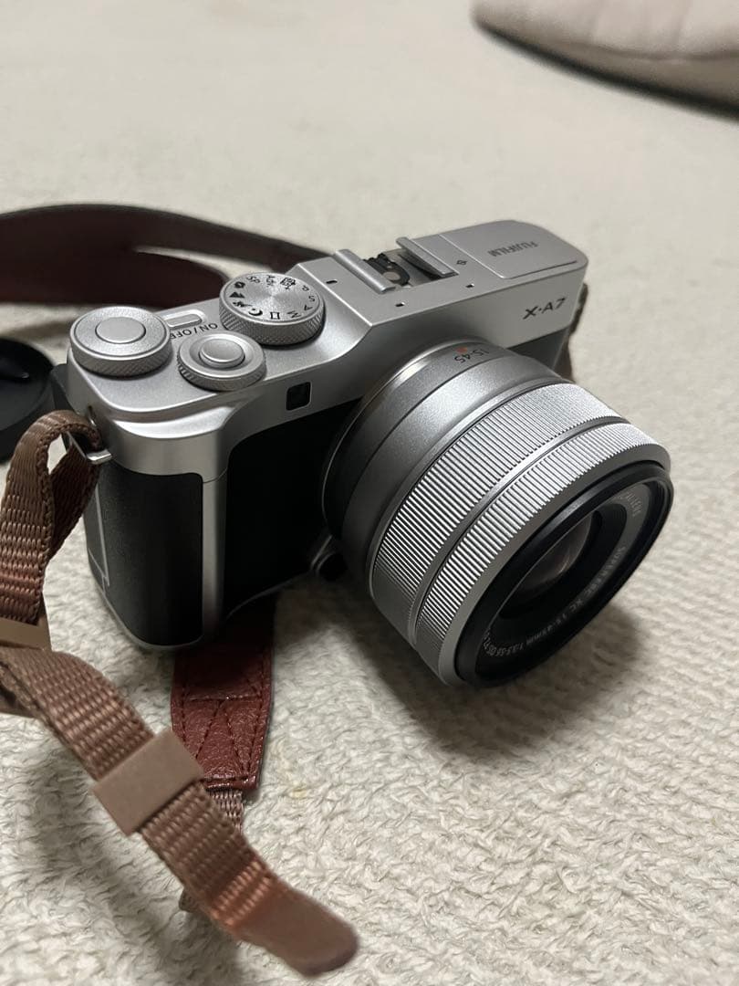 Fujifilm X-A7 ミラーレスカメラ レンズ付き