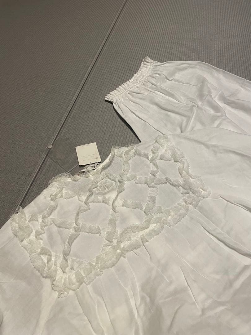 さえら　ヒスクローネ　ナイトウエア　新品未使用