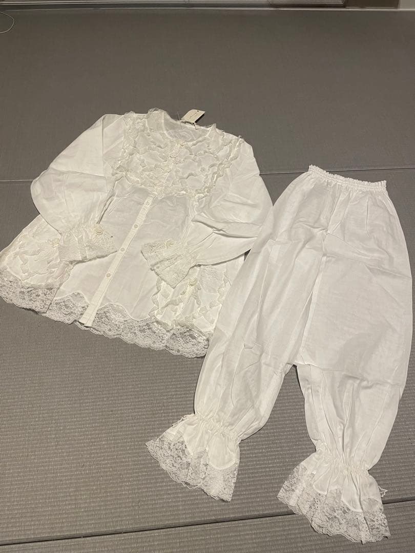 さえら　ヒスクローネ　ナイトウエア　新品未使用