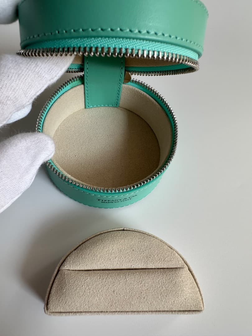 お値下げ中【新品】 Tiffany ティファニー レザー ジュエリーケース