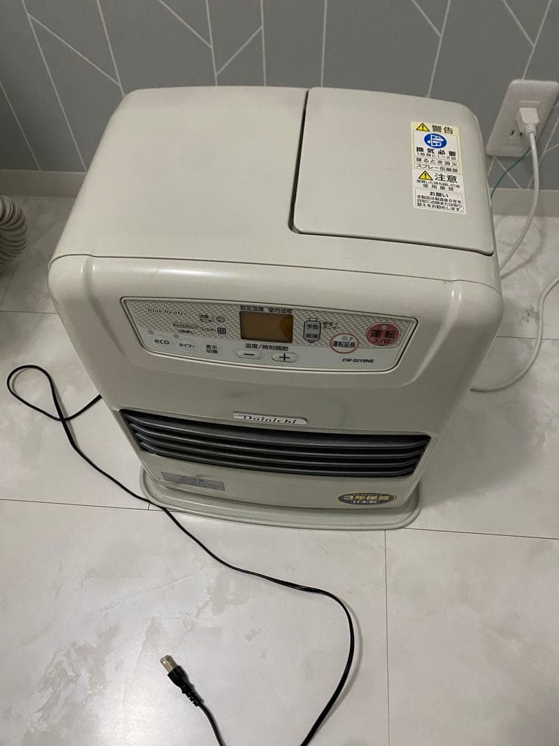 ダイニチ　石油ファンヒーター