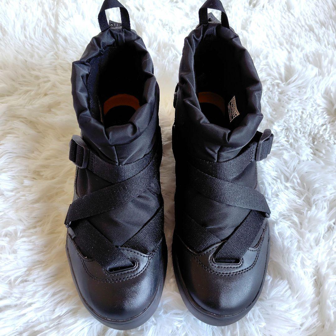 KEEN 防水スリップオン フッドゼラ ウォータープルーフ ウィンターブーツ