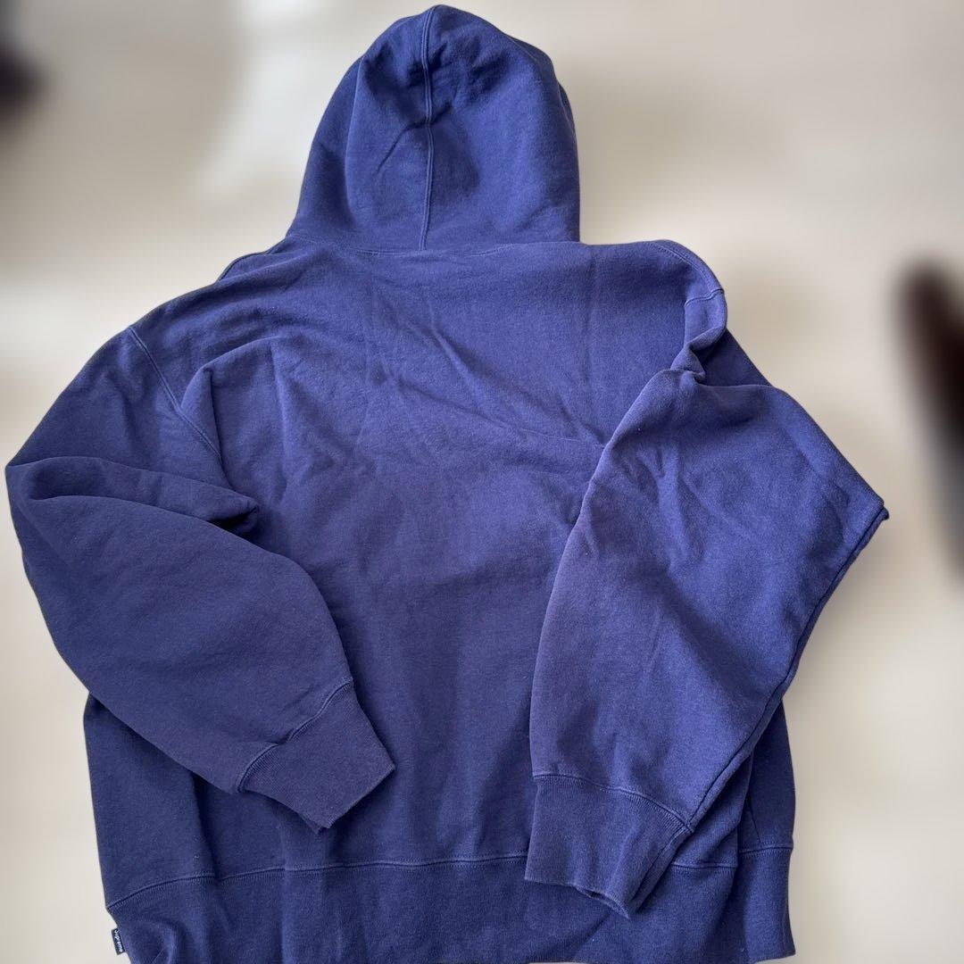 パパイヤ松本様Supreme ネイビー スモールロゴ　フード付きスウェット