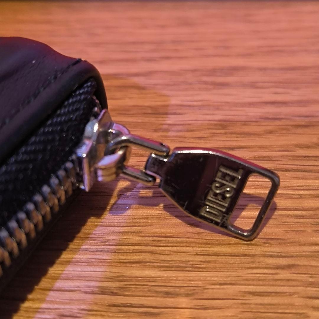 DIESEL　ディーゼル　レザー　エンボスロゴ　長財布