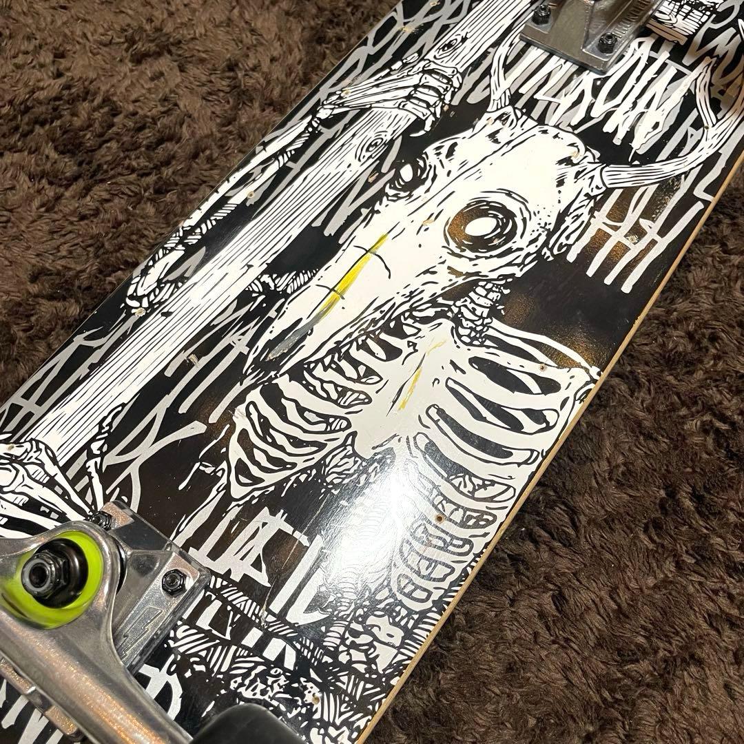 ヘロインスケートボーダーズ　スケボー　タイトブース　ボーンズ　サンダートラック