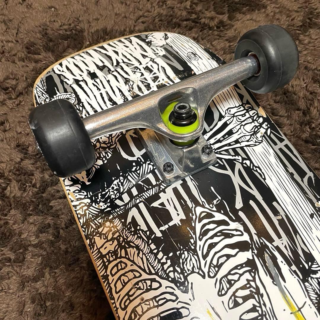 ヘロインスケートボーダーズ　スケボー　タイトブース　ボーンズ　サンダートラック