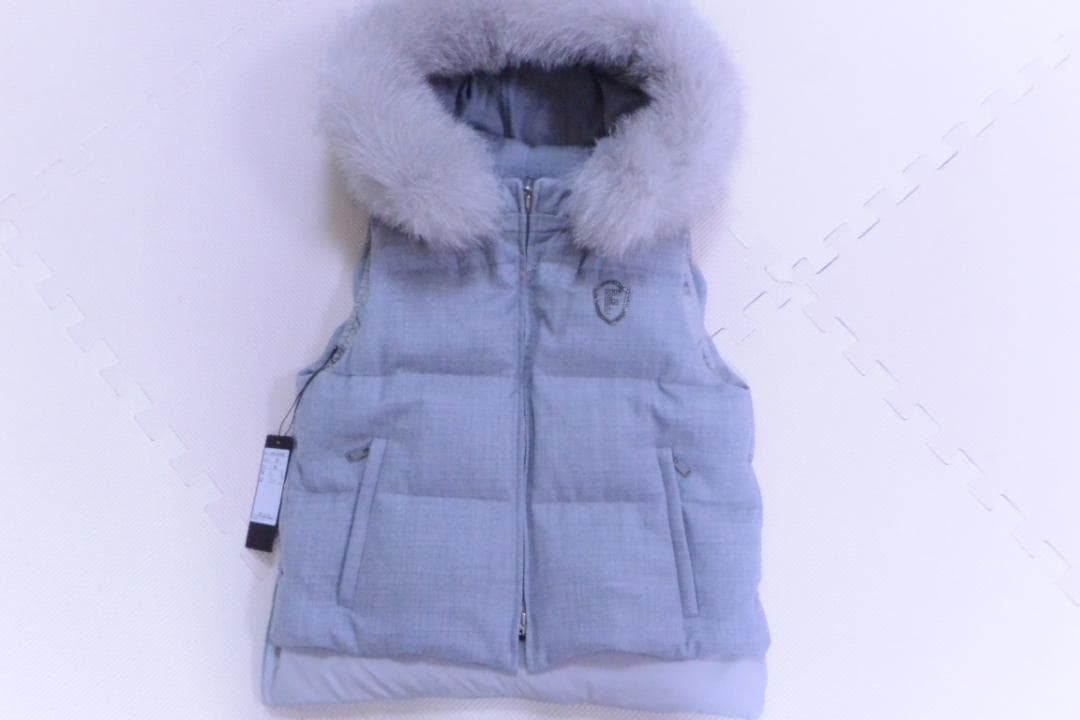 フォクシーダウンベスト　フード付き　38