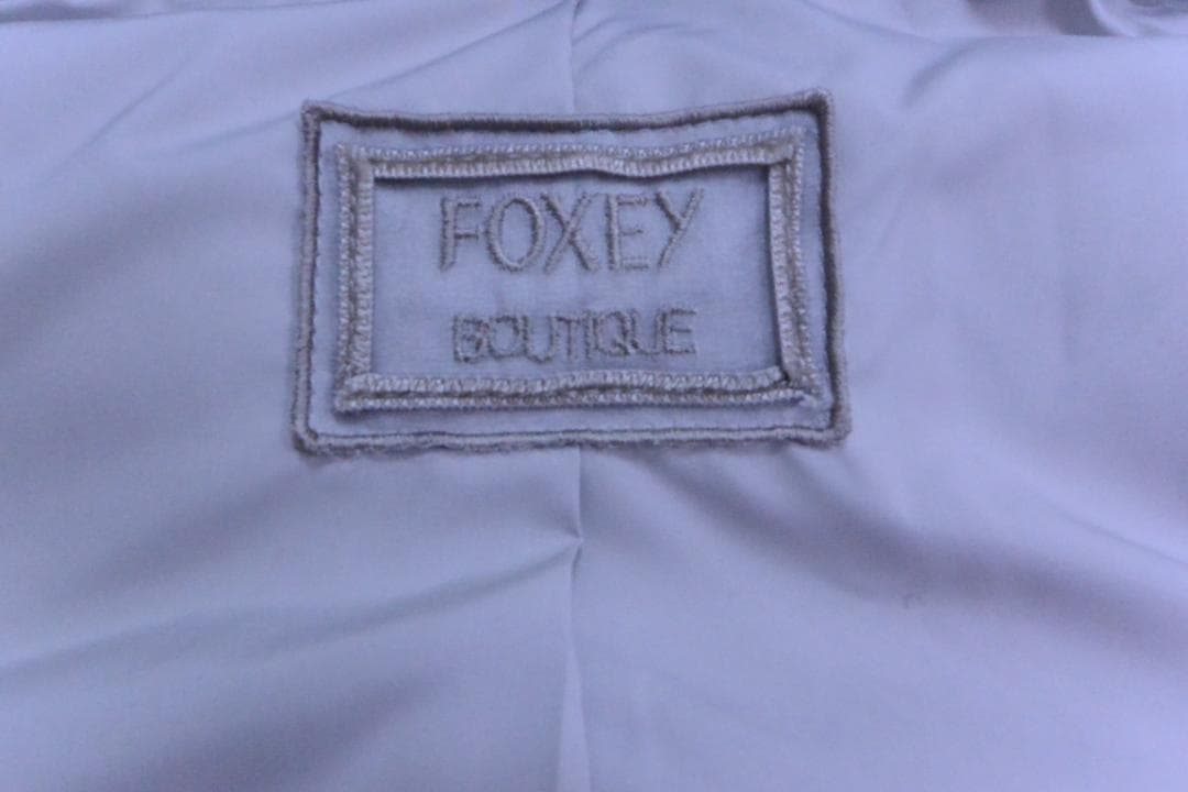 フォクシーダウンベスト　フード付き　38