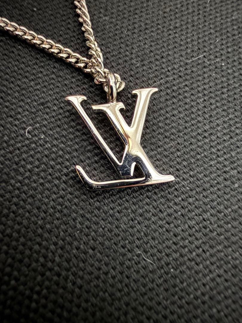 LOUIS VUITTON ルイ・ヴィトン ペンダント・LV インスティンクト